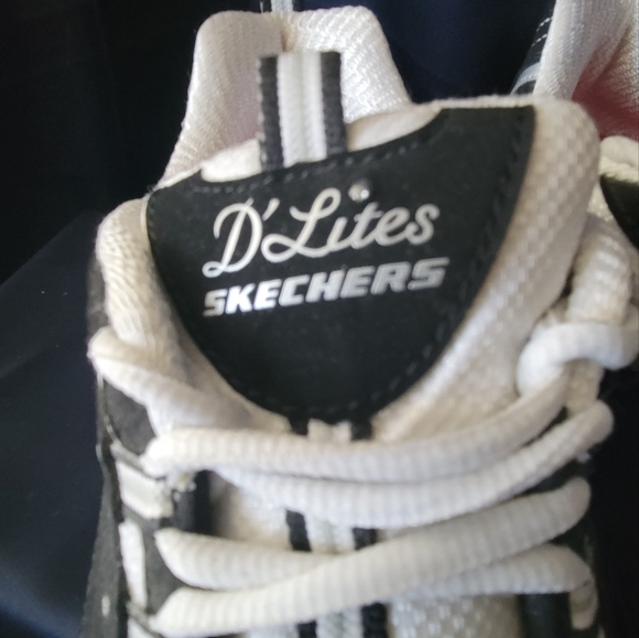 Lady's skechers new - Picture 5 of 6